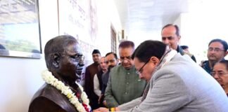 स्व. हरबंस कपूर ने अपने जीवन में सदैव समाज और जनता के हितों को सर्वाेपरि रखाः धामी