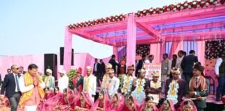 सीएम ने सामुहिक विवाह समारोह में किया प्रतिभाग
