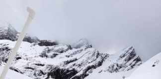 हेमकुंड साहिब मार्ग पर बिछी बर्फ की सफेद चादर, संयुक्त टीम ने धाम तक पैदल मार्ग का किया निरीक्षण