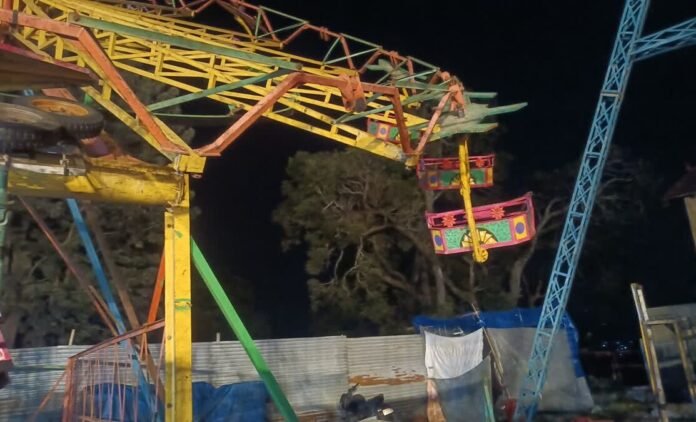 अल्मोड़ा नंदा महोत्सव में बड़ा हादसा: चलता झूला टूटने से दो लोग घायल, युवक के पैर में दो जगह फ्रैक्चर