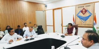 उत्तराखंड में रोपवे परियोजनाओं के लिए जल्द जारी होंगे नियम, मुख्य सचिव आनंद बर्द्धन ने दिए निर्देश उत्तराखंड में रोपवे परियोजनाओं के लिए जल्द जारी होंगे नियम, मुख्य सचिव आनंद बर्द्धन ने दिए निर्देश