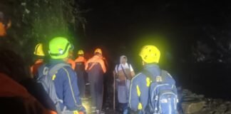 चीड़बासा स्लाइडिंग: 1500 यात्रियों का SDRF-NDRF-DDRF संयुक्त रेस्क्यू, गौरीकुंड पहुंचाया चीड़बासा स्लाइडिंग: 1500 यात्रियों का SDRF-NDRF-DDRF संयुक्त रेस्क्यू, गौरीकुंड पहुंचाया