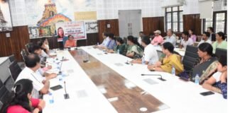 रेखा आर्या ने 692 आंगनबाड़ी केंद्रों के लिए ‘आंगन का मिलन’ कार्यक्रम की समीक्षा बैठक रेखा आर्या ने 692 आंगनबाड़ी केंद्रों के लिए 'आंगन का मिलन' कार्यक्रम की समीक्षा बैठक