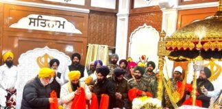शीतकाल के लिए बंद हुए श्री हेमकुण्ड साहिब के कपाट पर 3.84 लाख से अधिक श्रद्धालुओं का दर्शन शीतकाल के लिए बंद हुए श्री हेमकुण्ड साहिब के कपाट पर 3.84 लाख से अधिक श्रद्धालुओं का दर्शन
