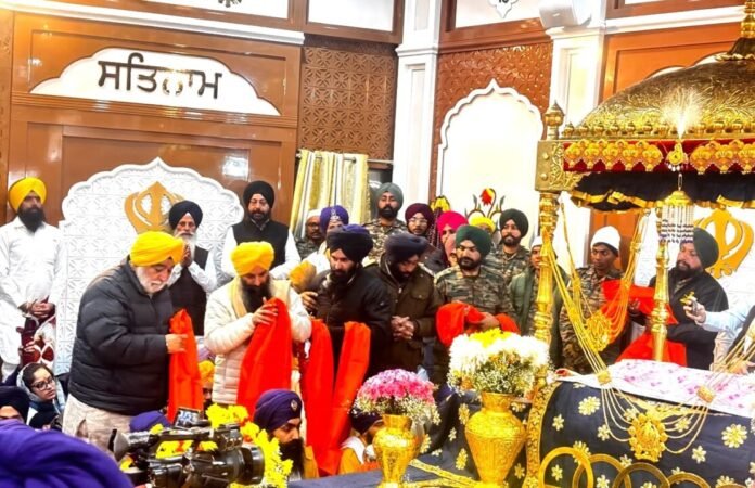 शीतकाल के लिए बंद हुए श्री हेमकुण्ड साहिब के कपाट पर 3.84 लाख से अधिक श्रद्धालुओं का दर्शन