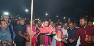 मुख्यमंत्री धामी ने हिंदू नेशनल कॉलेज में किया रावण दहन, प्रदेशवासियों को दी विजयादशमी की शुभकामनाएं