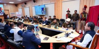 उत्तराखंड पुलिस को मिले नए प्रतीक चिह्न और सेरेमोनियल वर्दी, सीएम धामी ने किया ध्वज का अनावरण