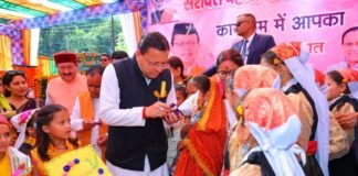 सीएम पुष्कर सिंह धामी ने श्रीनगर को दी 9.13 करोड़ की सौगात, नौ साल बाद दोबारा शुरू हुई सिटी बस सेवा