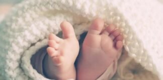 हरिद्वार में कूड़े के ढेर में मिली नवजात बच्ची, पोस्ट ऑफिस के पास एक साल की बच्ची लावारिस पाई हरिद्वार में कूड़े के ढेर में मिली नवजात बच्ची, पोस्ट ऑफिस के पास एक साल की बच्ची लावारिस पाई