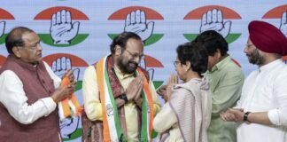 2027 चुनाव से पहले बीजेपी को बड़ा झटका, जुबिन नौटियाल के पिता रामशरण नौटियाल कांग्रेस में शामिल